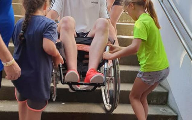 Mobilitätstraining im Rollstuhl