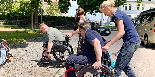 Rollstuhltraining in der Stadt Ingolstadt
