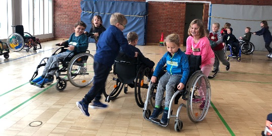Inklusiver Rollstuhlsport in der Schule Pfaffenhofen